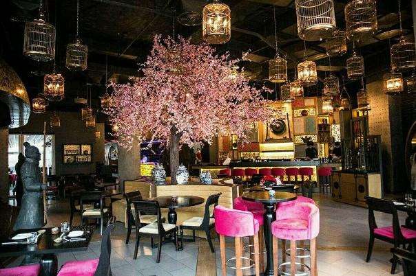 رستوران جاده‌ی ابریشم