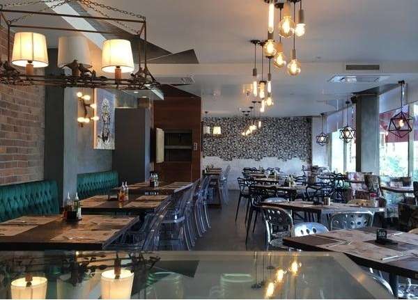 رستوران ایتالیایی جنارو