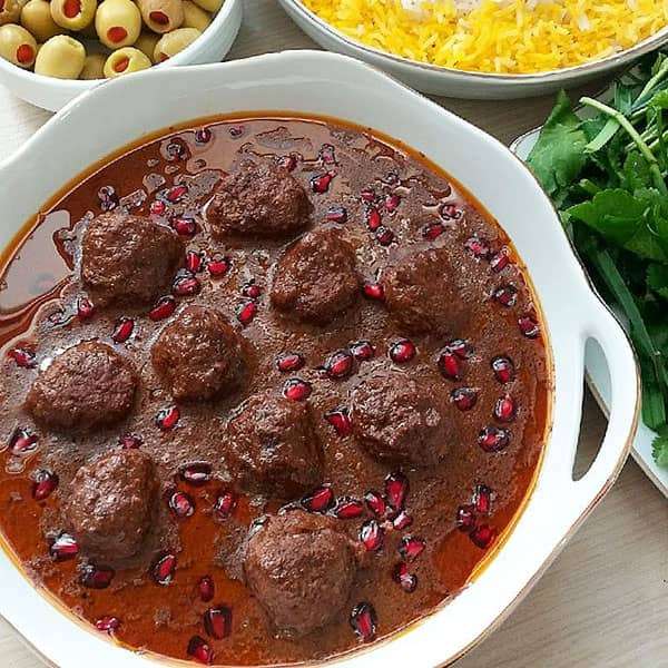 طرز تهیه فسنجون با گوشت قلقلی